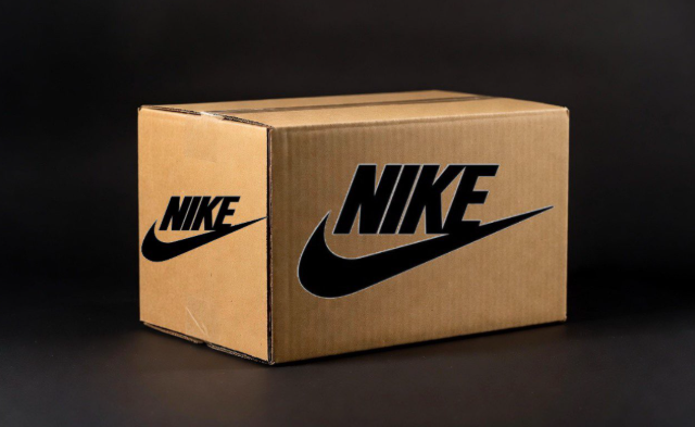 NIKE Miler Box